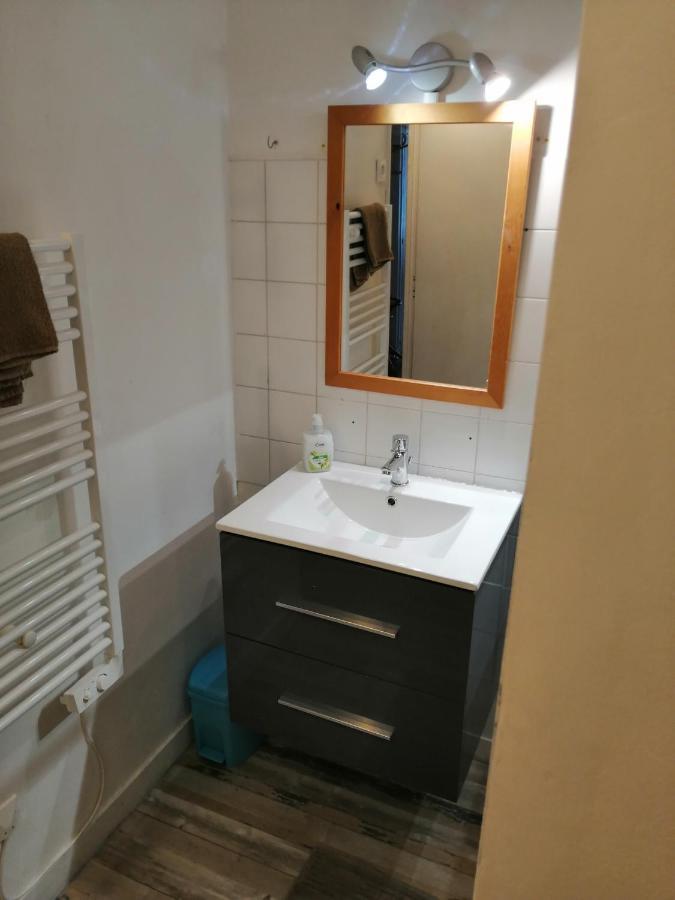 Spacieux T3 Lumineux Dans Quartier Historique Avec Wifi Redon Exterior photo