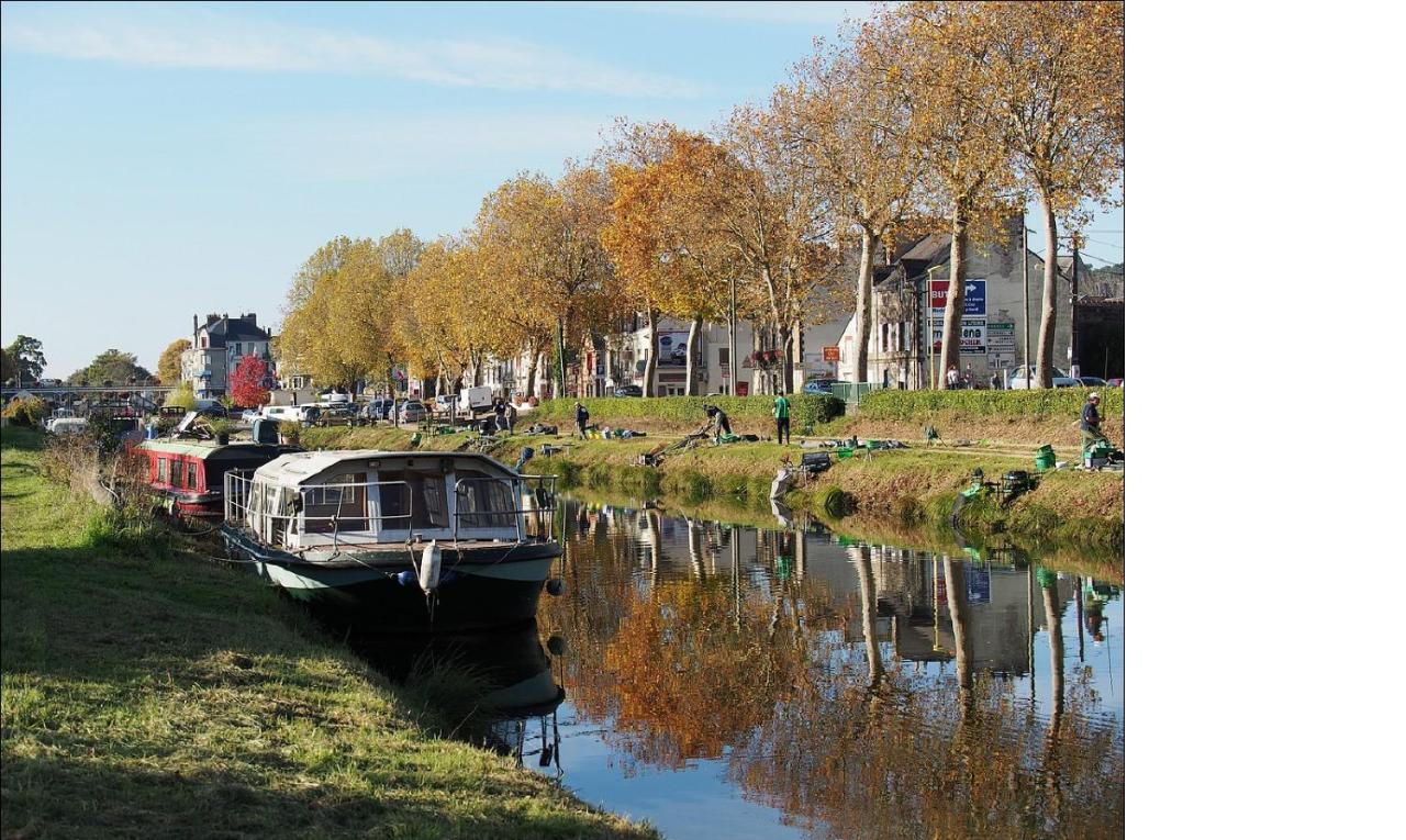 Spacieux T3 Lumineux Dans Quartier Historique Avec Wifi Redon Exterior photo